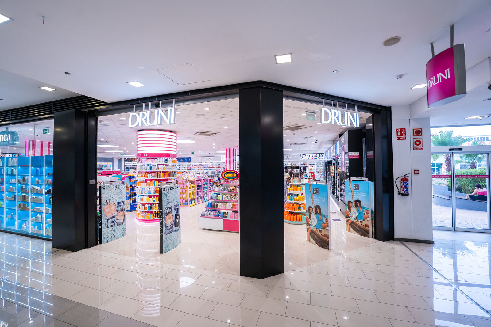 Druni store front